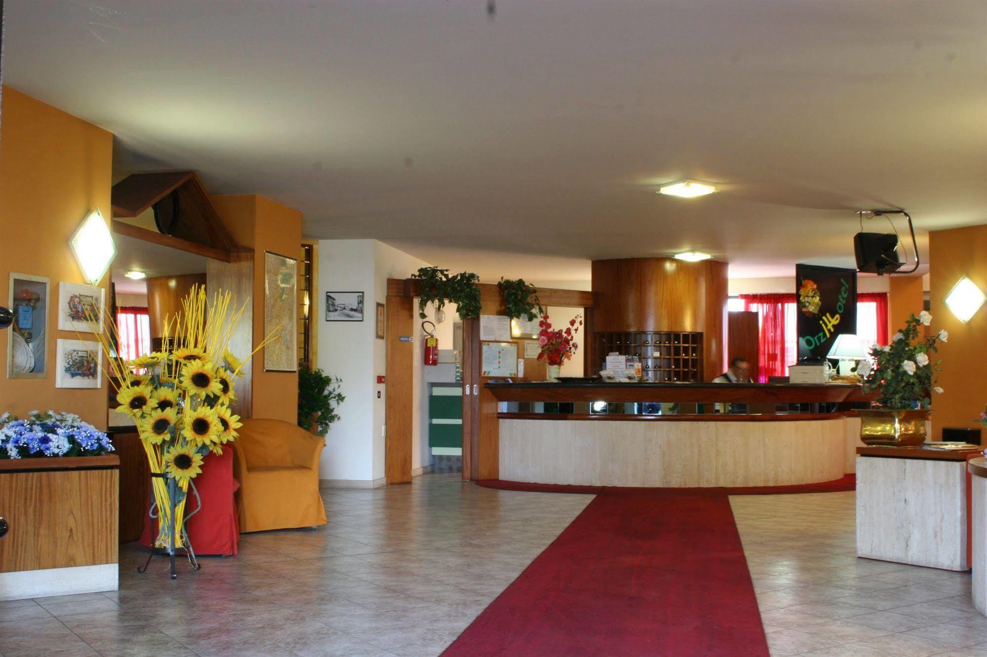 Orzihotel Orzivecchi Ngoại thất bức ảnh